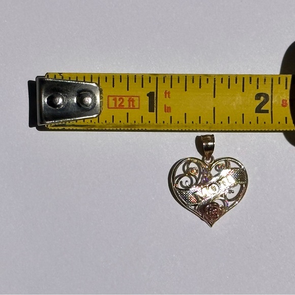 10kt “mom” heart ❤️ pendant - Picture 13 of 15